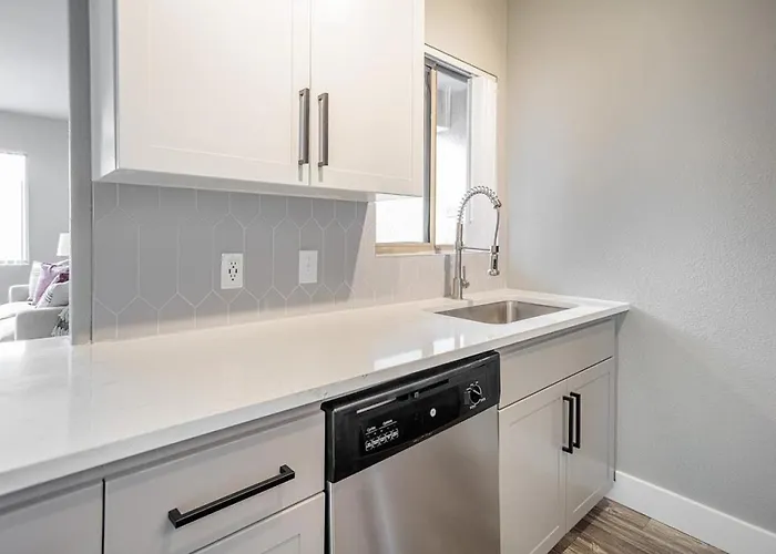 Landing Modern With Amazing Amenities