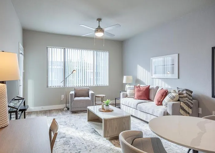 Landing Modern With Amazing Amenities Apartment *