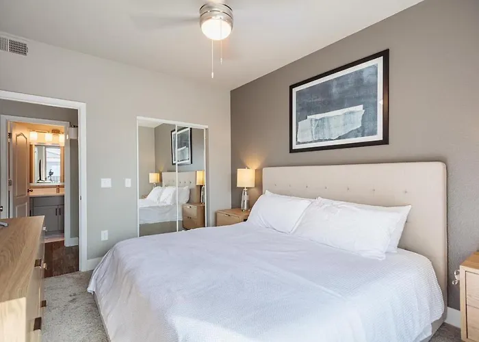 Apartment Landing Modern With Amazing Amenities Phoenix
