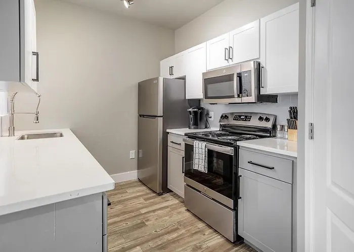 Apartment Landing Modern With Amazing Amenities