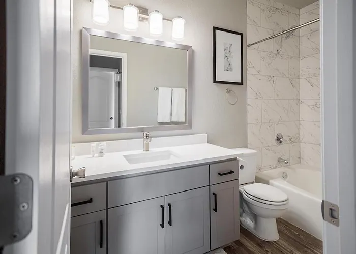 Landing Modern With Amazing Amenities * Phoenix