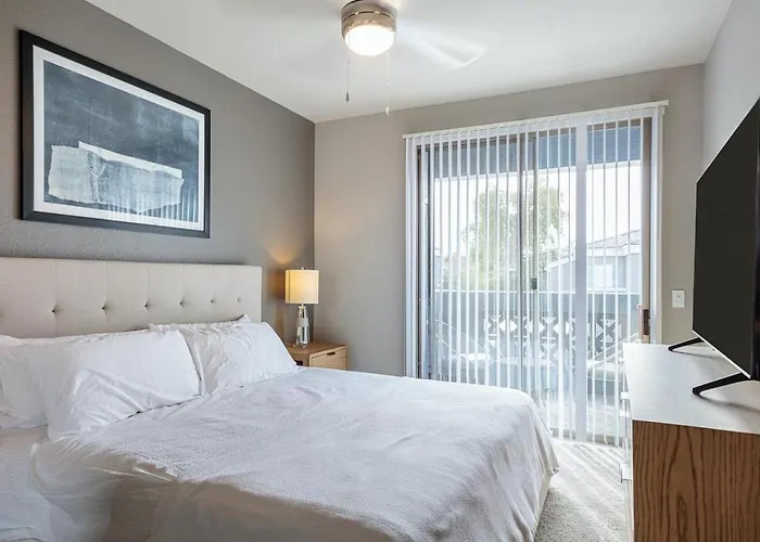 Apartment Landing Modern With Amazing Amenities