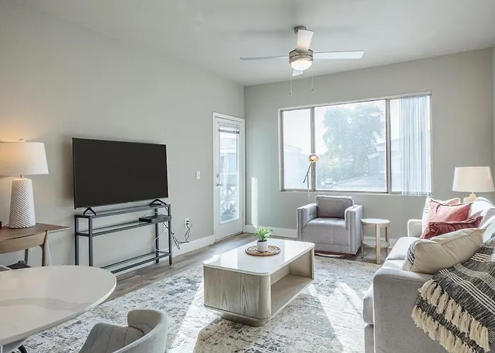Apartment Landing Modern With Amazing Amenities